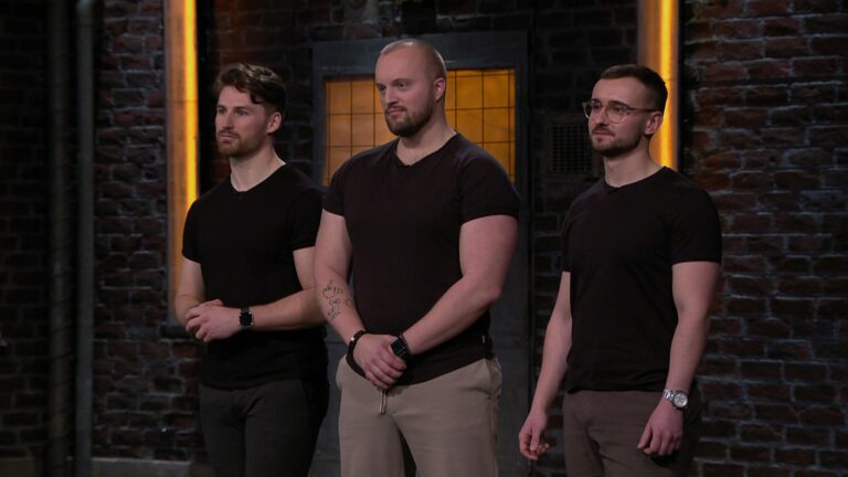 Marc Montgomery, Martin Örgård & Björn Larsson när de pitchar sin idé för drakarna.