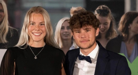 QR home helps you reunite with lost pets and lost items.